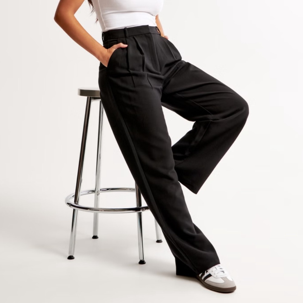 BESTSELLING Curve Love A&F Sloane Tailored Pant